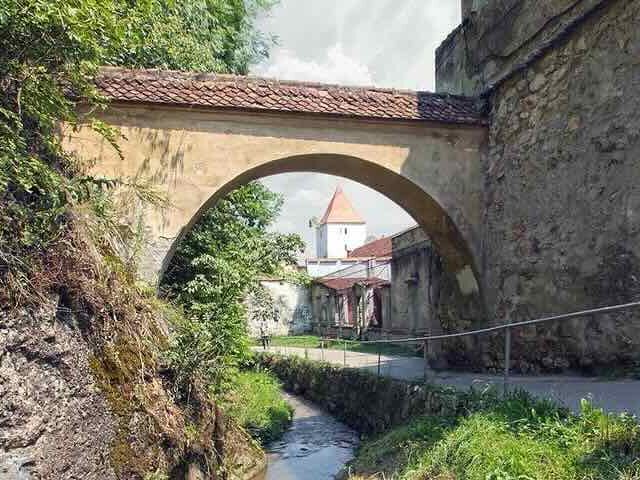 Brasov walking tour behind the medieval walls