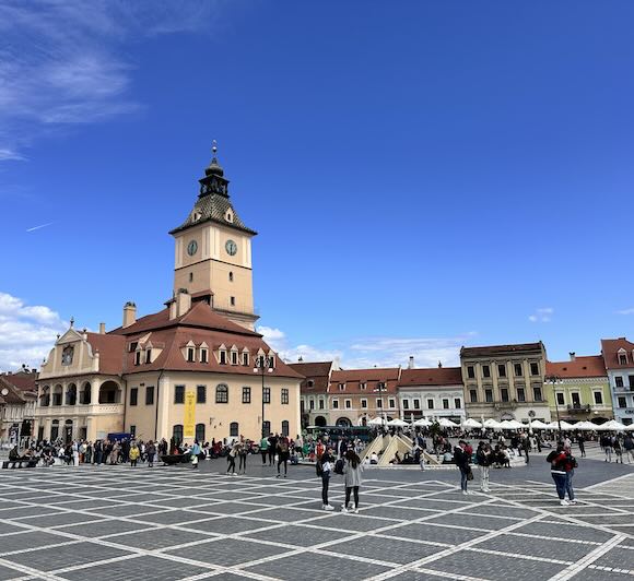 Brasov walking tour meeting point